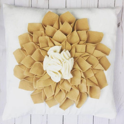 July 2017 Spoiler: DIY Felt Flower Pillows